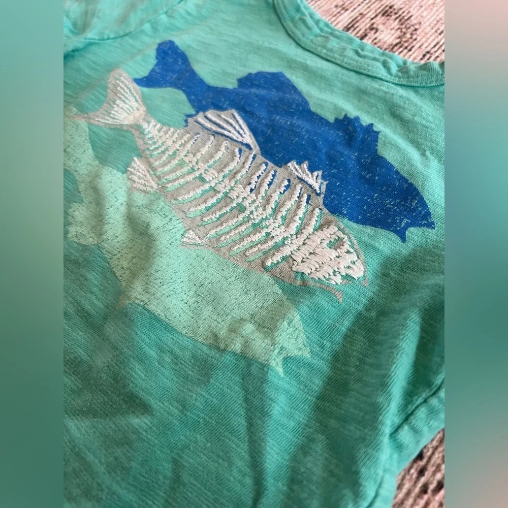 GAP Aqua Fish Graphic Tee